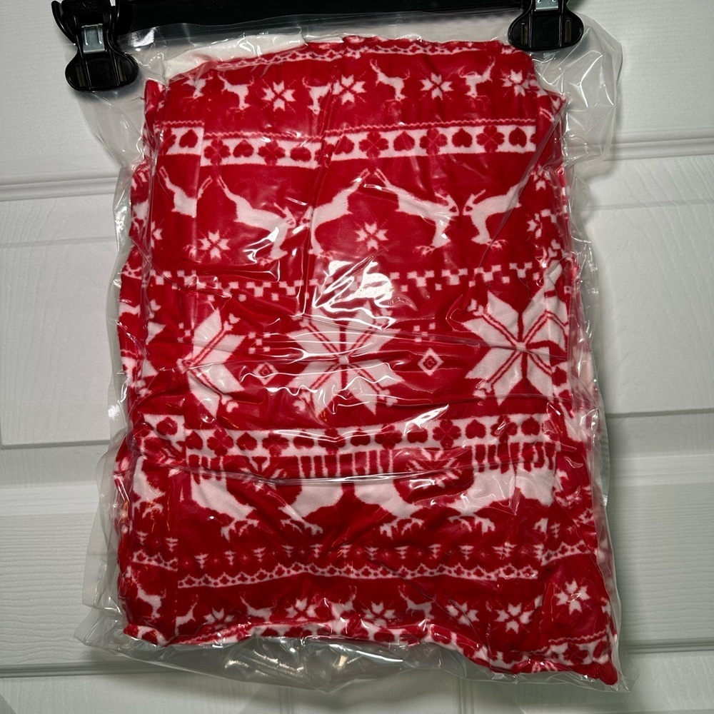 PatPat Festive Red and White Pajama Set - Picture 6 of 8